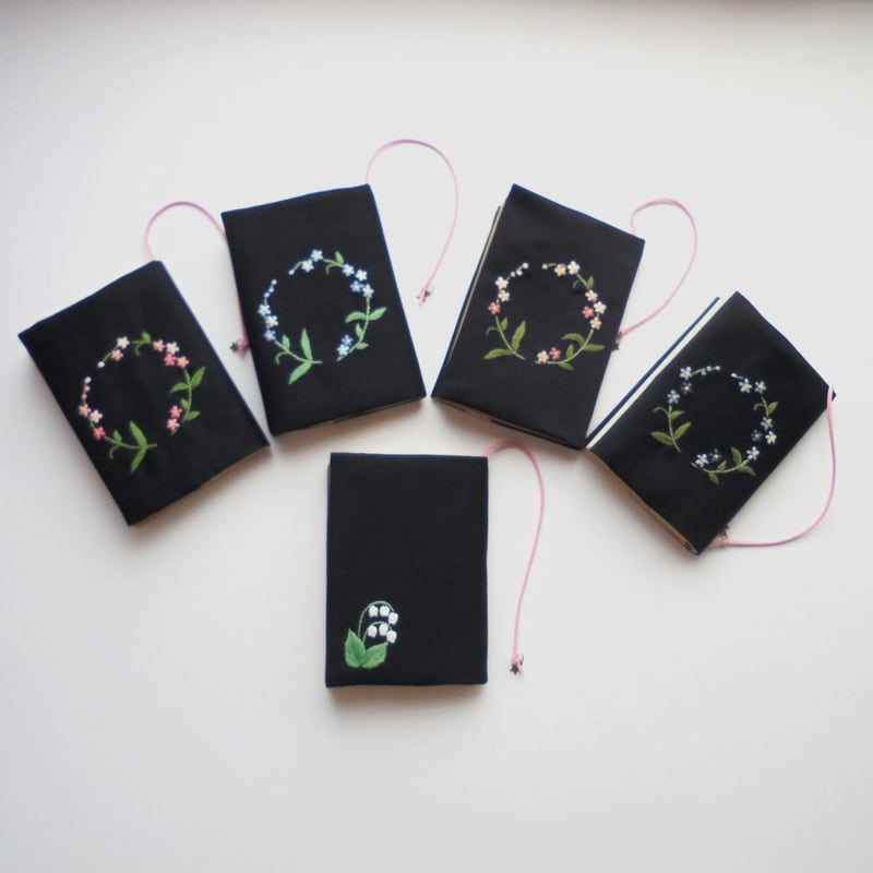 1】手刺繍 文庫本カバー・手帳カバー・小型・中型聖書カバー・讃美歌