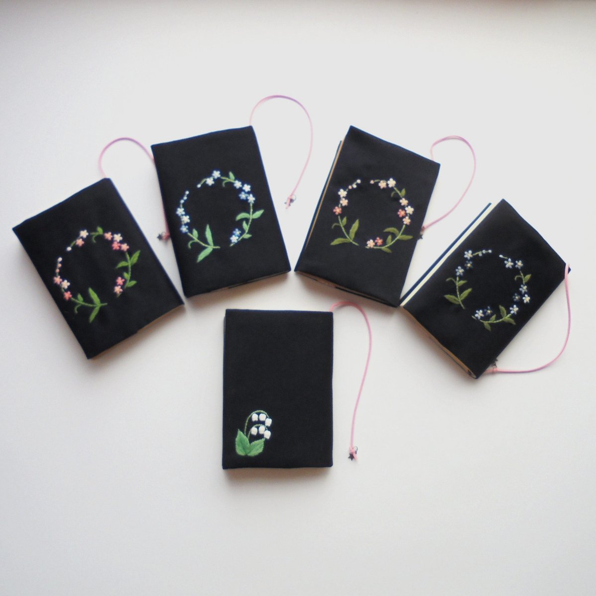 1】手刺繍 文庫本カバー・手帳カバー・小型・中型聖書カバー・讃美歌