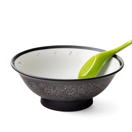 美濃のラーメンどんぶり　　 ジョナサン・バーンブルック