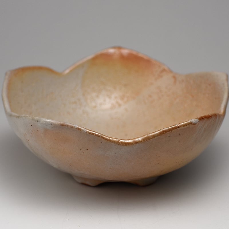 志野花形鉢 今井眞正 作 | Life with Kogei 暮らしに工芸を