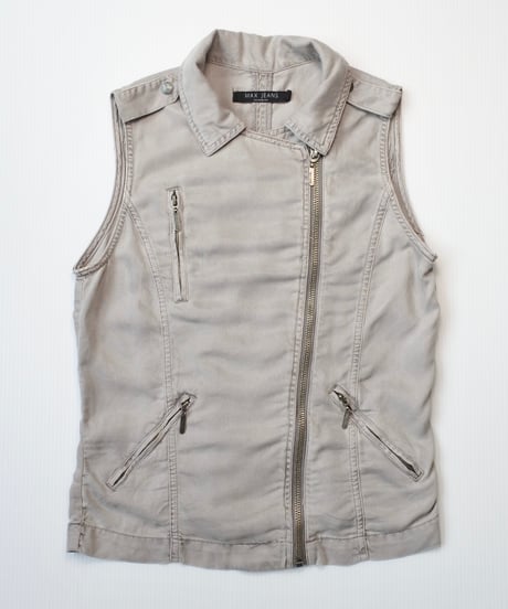 Light grey vest