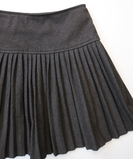 mini pleated culottes / dark grey