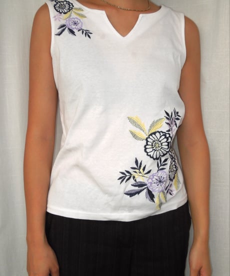 flower embroidered top