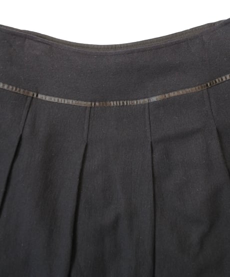 Ribbon pleated skirt