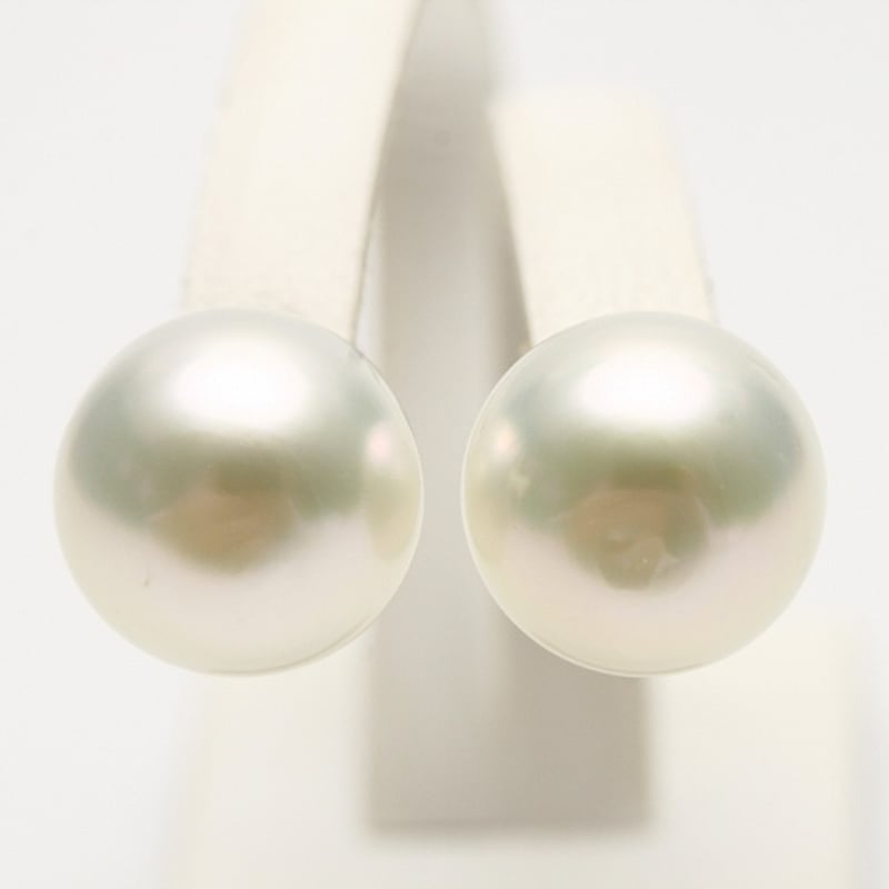 K10天然南洋白蝶真珠　丸系大珠ピアス　13.63/13.70mm 南洋白蝶真珠パールピアス 13mm ホワイトグリーンカラー K14WG製 普段
