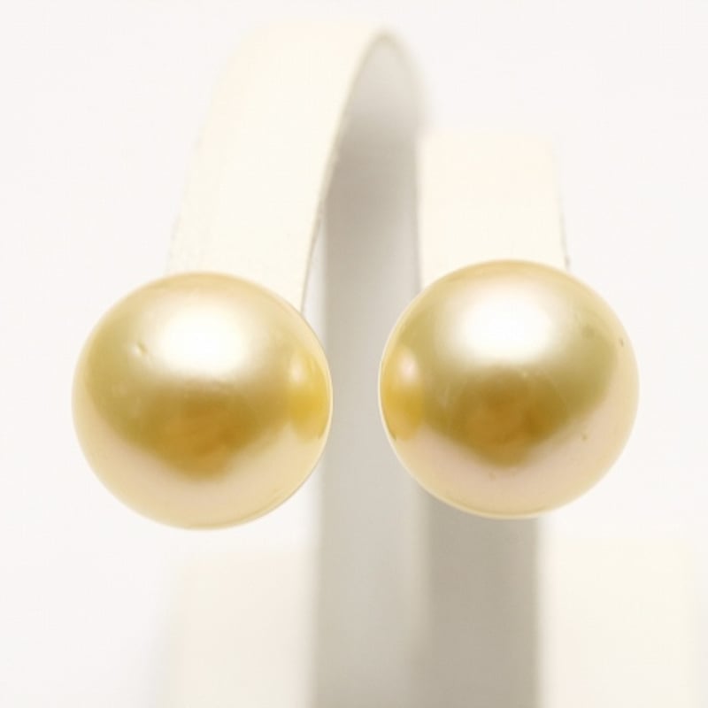 南洋白蝶真珠パールピアス 11mm ナチュラルゴールドカラー K18製 