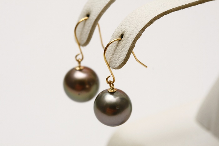 タヒチ黒蝶真珠パールピアス 7mm グリーングレーカラー K18製 | eiho-pearl