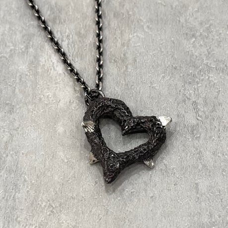IBARA OPEN HEART NECKLACE
