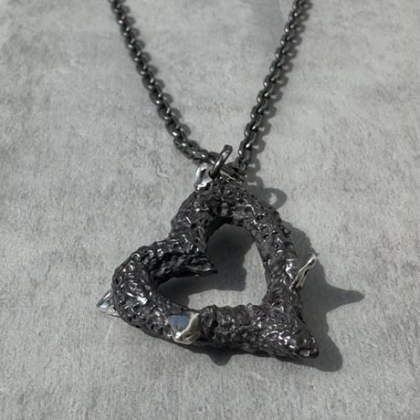 IBARA OPEN HEART NECKLACE
