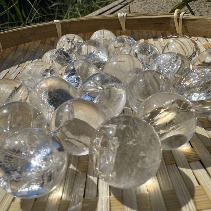 レインボーあり 龍彫り 水晶 置物 台座付き 天然石 パワーストーン