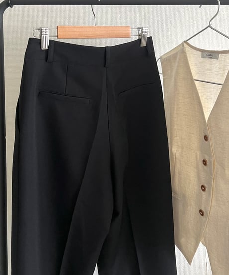 ワンタックストレートパンツ