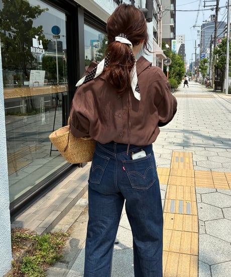 リバーシブルフリルカラーブラウス