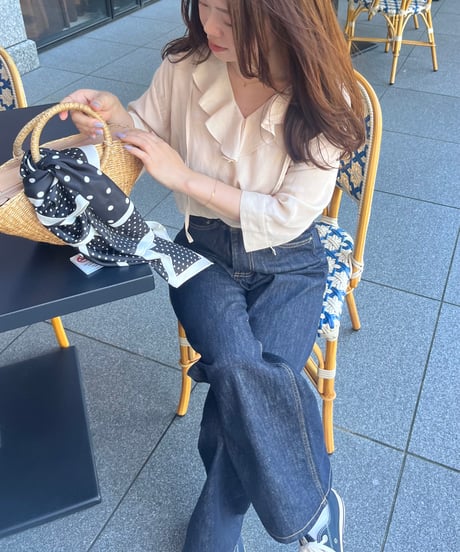 リバーシブルフリルカラーブラウス