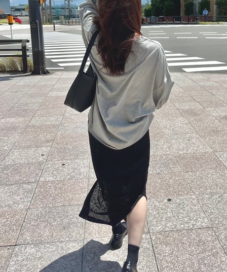 ルーズフィットトップス