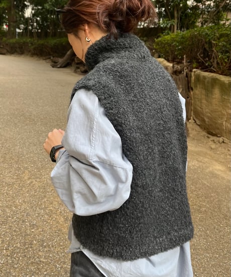 ウールブレンドハイネックベスト(ボタン仕様変更)