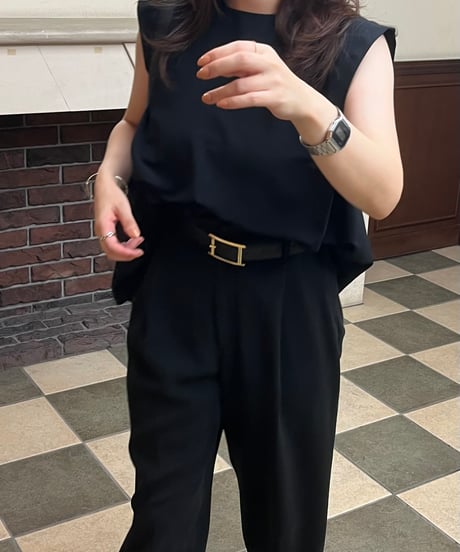 バックボタンボックスノースリーブ