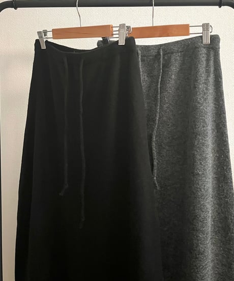 ニットマキシスカート