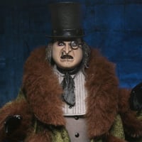 【予約】NECA Batman Returns - The Penguin 8” Clothed Action Figure