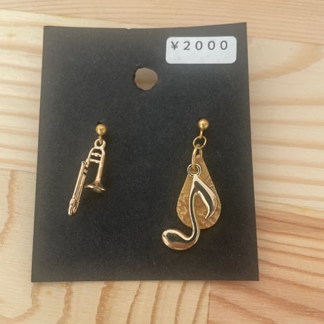 レザーピアス