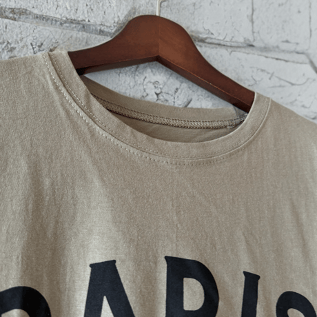再入荷　レタリングPARIS　フレンチスリーブTシャツ
