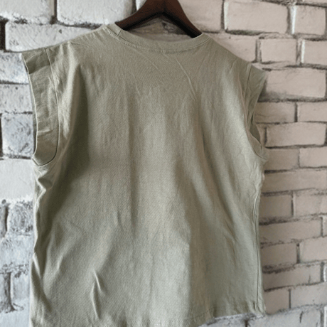 再入荷　レタリングPARIS　フレンチスリーブTシャツ