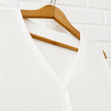 最終入荷！Vネックボタンベスト