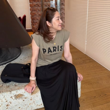 再入荷　レタリングPARIS　フレンチスリーブTシャツ