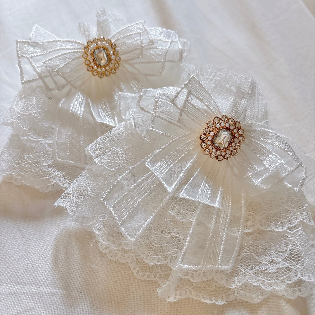 お袖留め【ﾎﾜｲﾄ×ﾋﾞｼﾞｭｰ】 | KIMISHIKA online shop