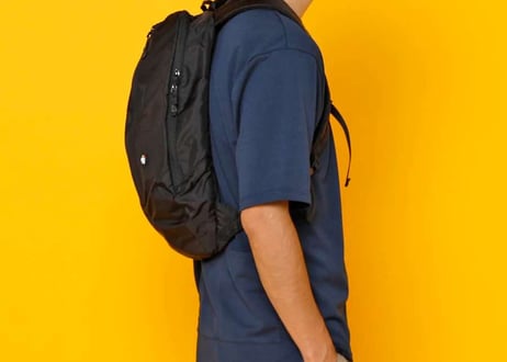 ライトスリムバックパック　9L　V2