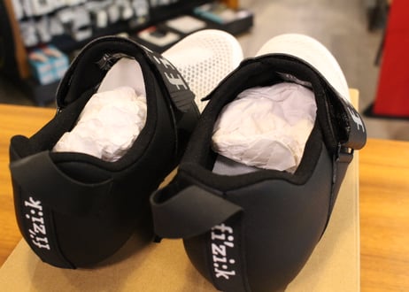 FIZIK(シューズ) TRANSIRO HYDRA 43 WH/BKトライアスロン向けシューズ