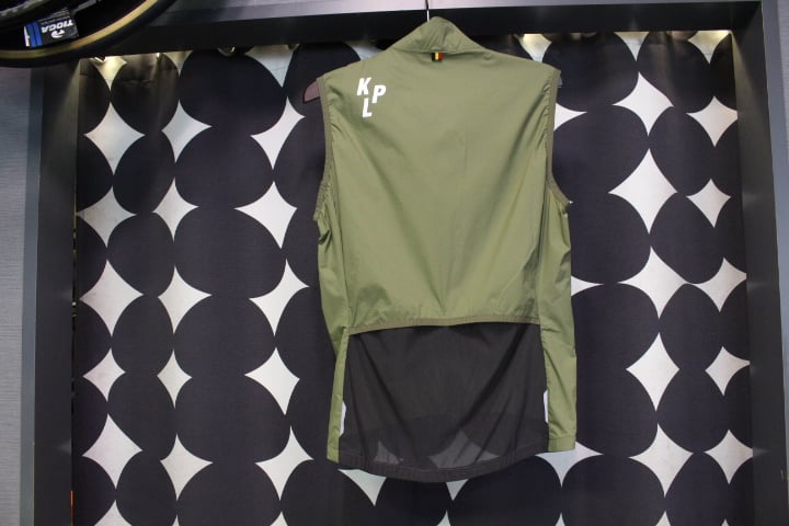 ken【美品】カペルミュール ストレッチウィンドベスト【S】オリーブ ken様専用【美品】カペルミュール ストレッチウィンドベスト【S