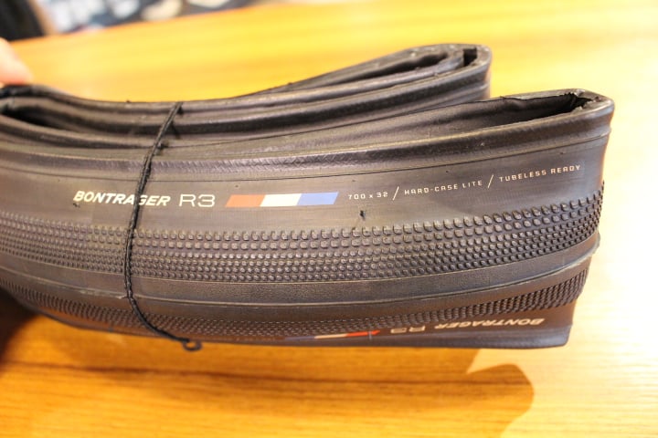 70%OFF】Bontrager R3 Hard-Case Lite チューブレスタイヤ