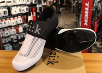 FIZIK(シューズ) TRANSIRO HYDRA 43 WH/BKトライアスロン向けシューズ