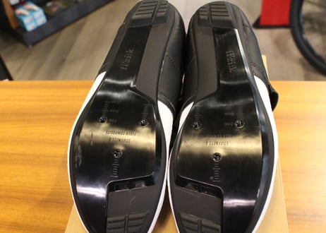 FIZIK(シューズ) TRANSIRO HYDRA 43 WH/BKトライアスロン向けシューズ