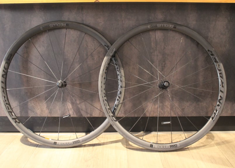 BONTRAGER AEOLUS PRO 3 TLR カーボン前後 35mm Bontrager(ボントレガー) Aeolus Pro(アイオロス プロ) 3 TLR リム