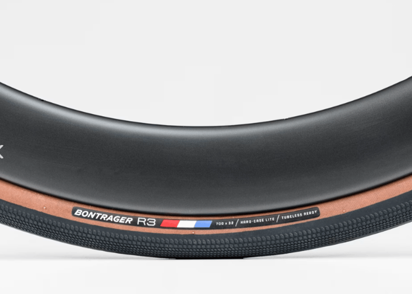 72%OFF】Bontrager R3 Hard-Case Lite チューブレスタイヤ