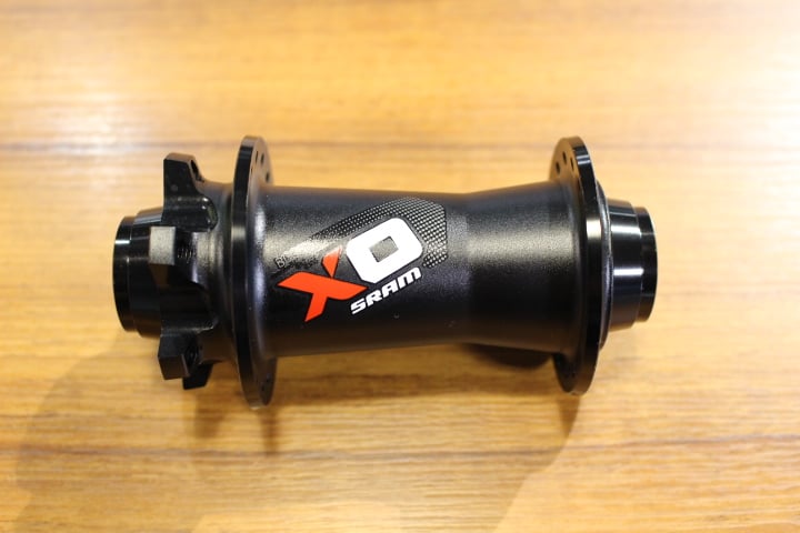 SRAM(スラム) HUB X0 DISC フロントハブ 20×110B 32H BLK/RD