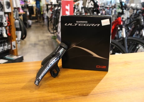 【廃盤商品】SHIMANO(シマノ) ULTEGRA(アルテグラ) ST-R8070-R　右側のみ
