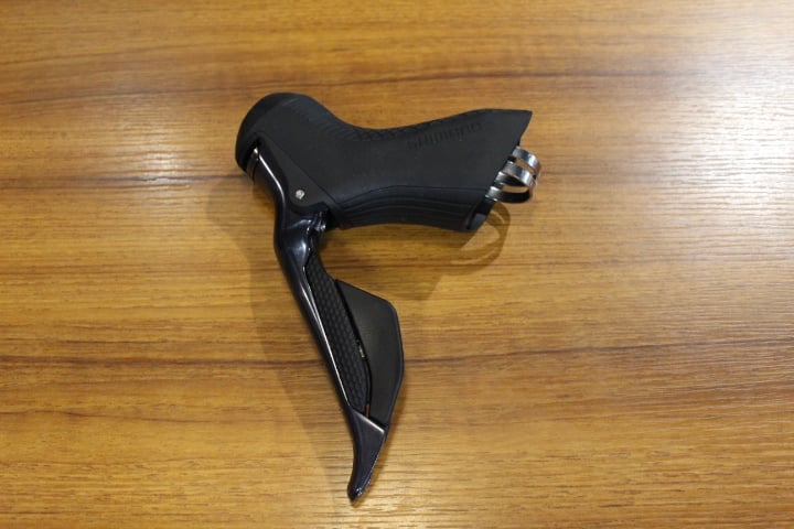 st 8070 美品 Amazon.co.jp: シマノ(SHIMANO) Di2/油圧ディスクブレーキレバー