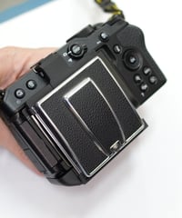 Nikon Z30用 ハッセル・ファインダーフードブラケット