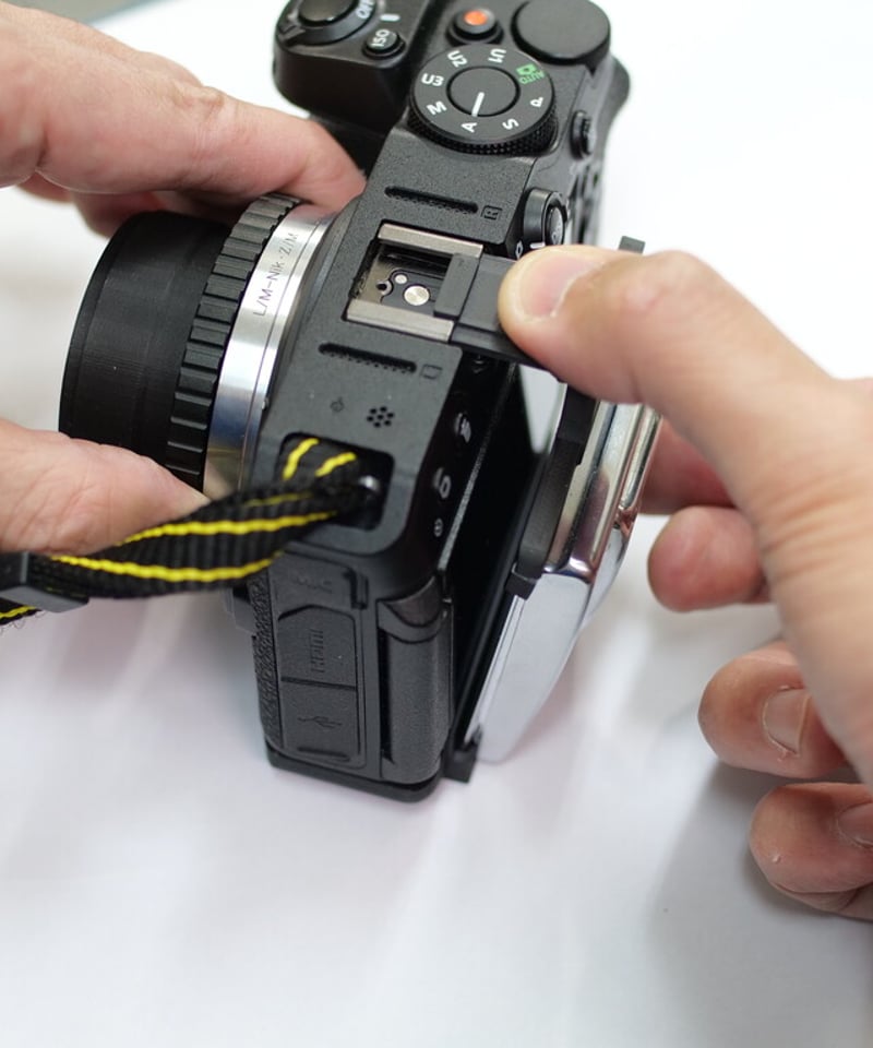 Nikon Z30用 ハッセル・ファインダーフードブラケット | muk 3D