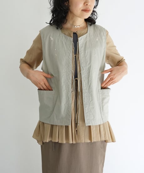 JöICEADDED / Leaves Embroidered Vest (2 COLORS)