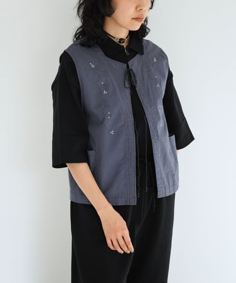 JöICEADDED / Leaves Embroidered Vest (2 COLORS)