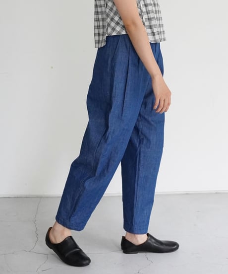 AS YET UNNAMED. / The Barrel Work Trousers (Light Indigo Denim)