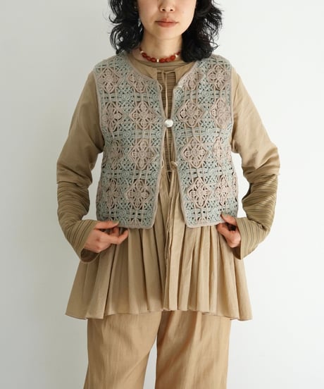 JöICEADDED / Embroidered Vest (2 COLORS)