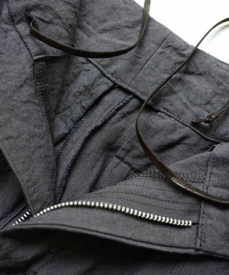 AS YET UNNAMED. / The Barrel Work Trousers (Deep Navy)