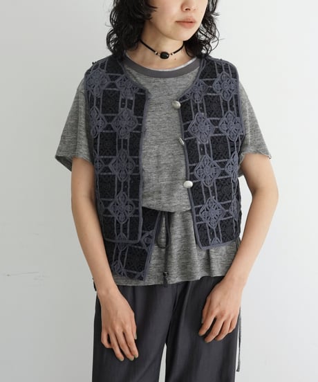 JöICEADDED / Embroidered Vest (2 COLORS)