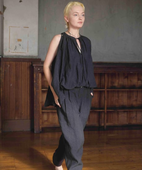 AS YET UNNAMED. / The Barrel Work Trousers (Deep Navy)