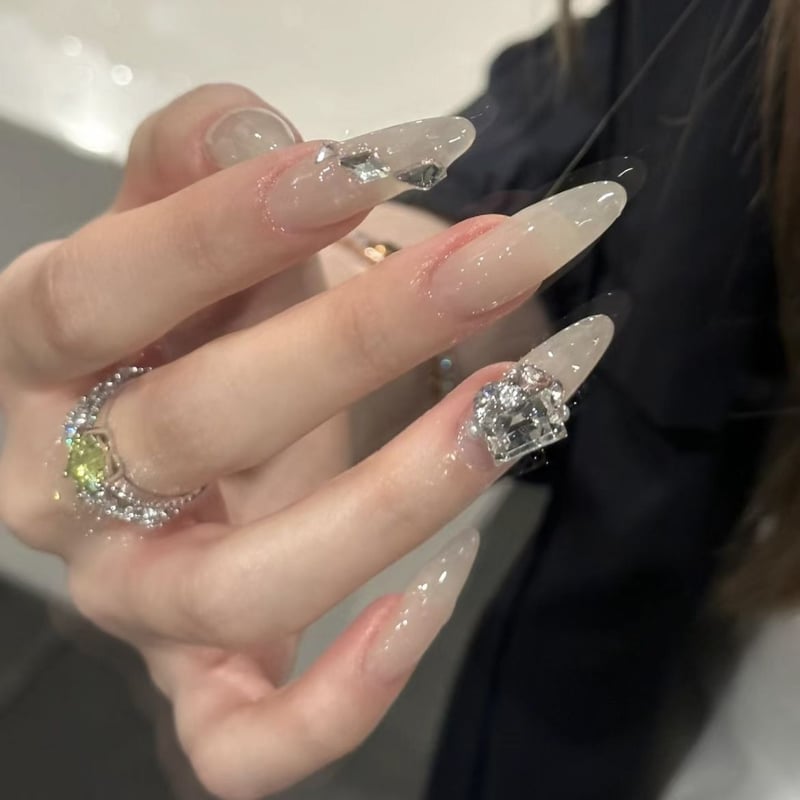 数量限定】艶クリア×ビジューのナチュラルネイルチップ〔yn009