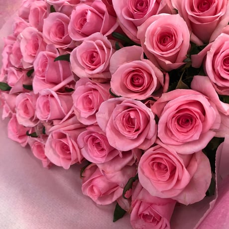 ピンクのバラ40本の花束